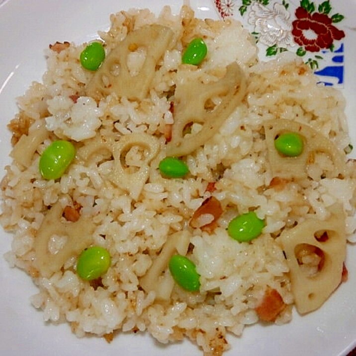 れんこんと枝豆のチャーハン